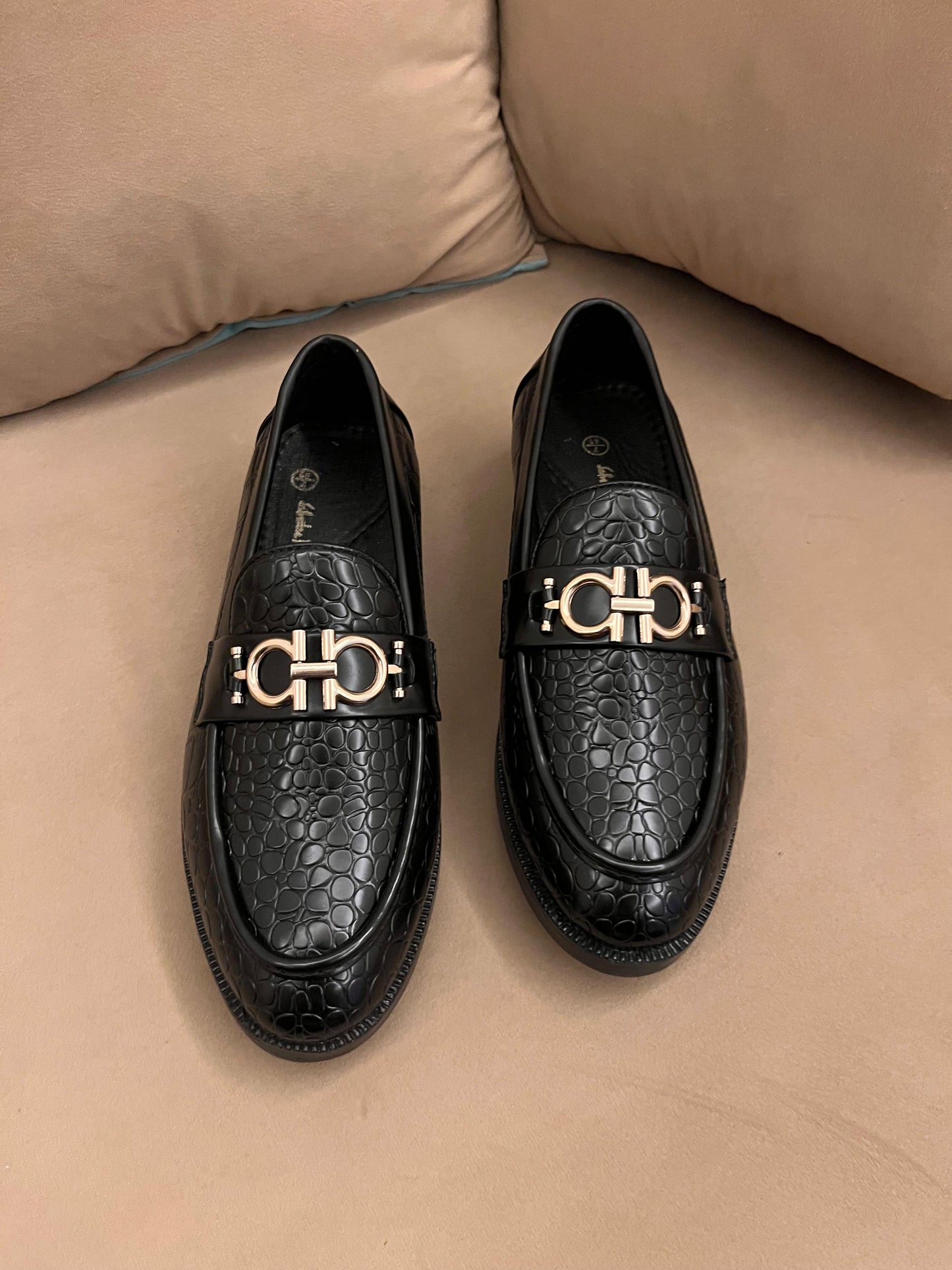 Me_n's Premi_um Crocodile Texture Loafers – Black Metal Bit Formal Slip-On Shoes