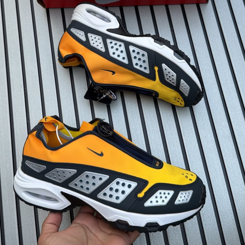 Ni_ke Air Max SNDR – Futuristic Air Cushion Lifestyle Sneakers
