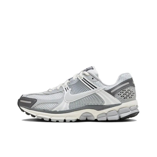 Ni_ke Zoom Vomero 5 Pure Platinum Metallic Silver