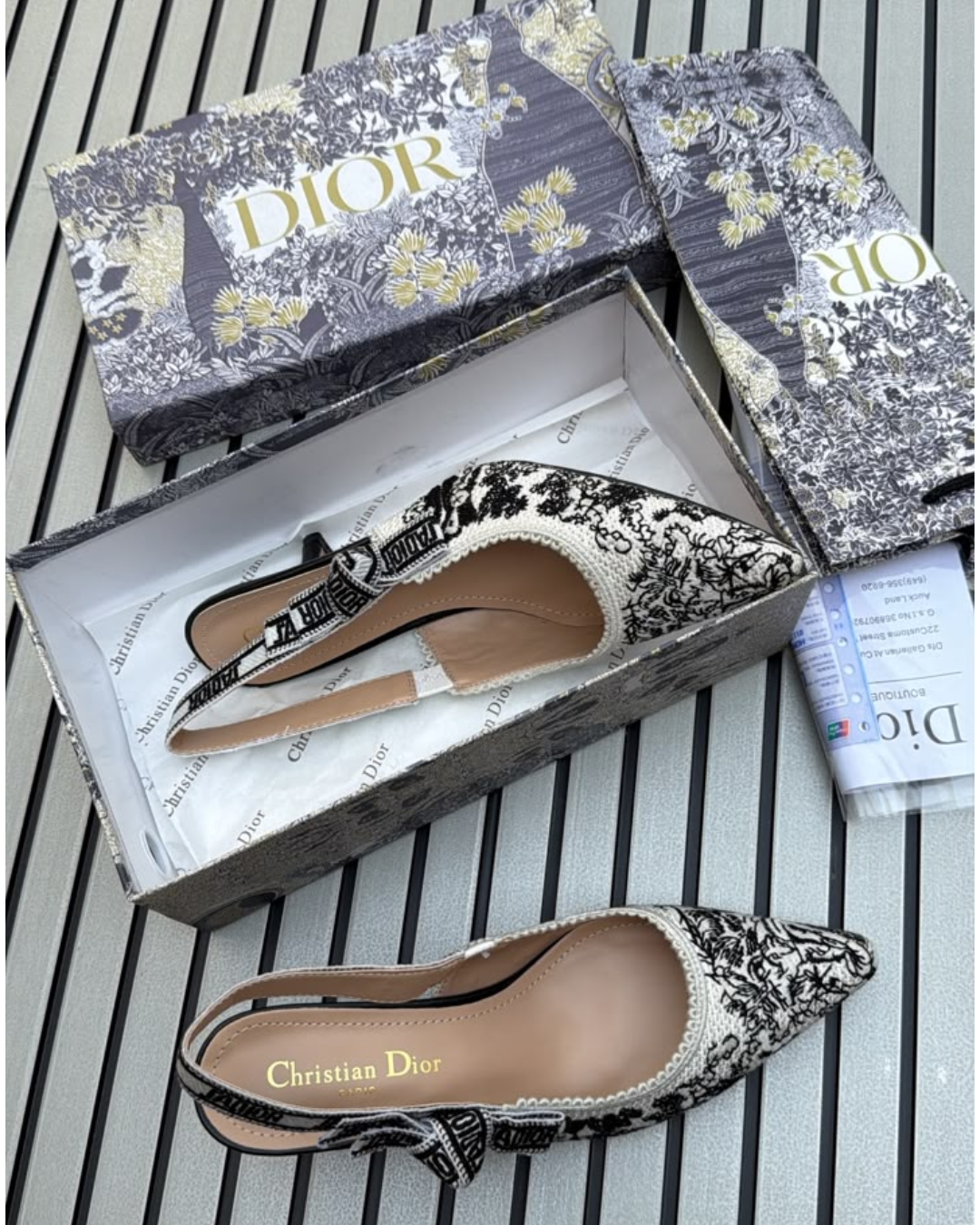 Eleg_ant Bla_ck & White Toile Print Slingback Flats for Women
