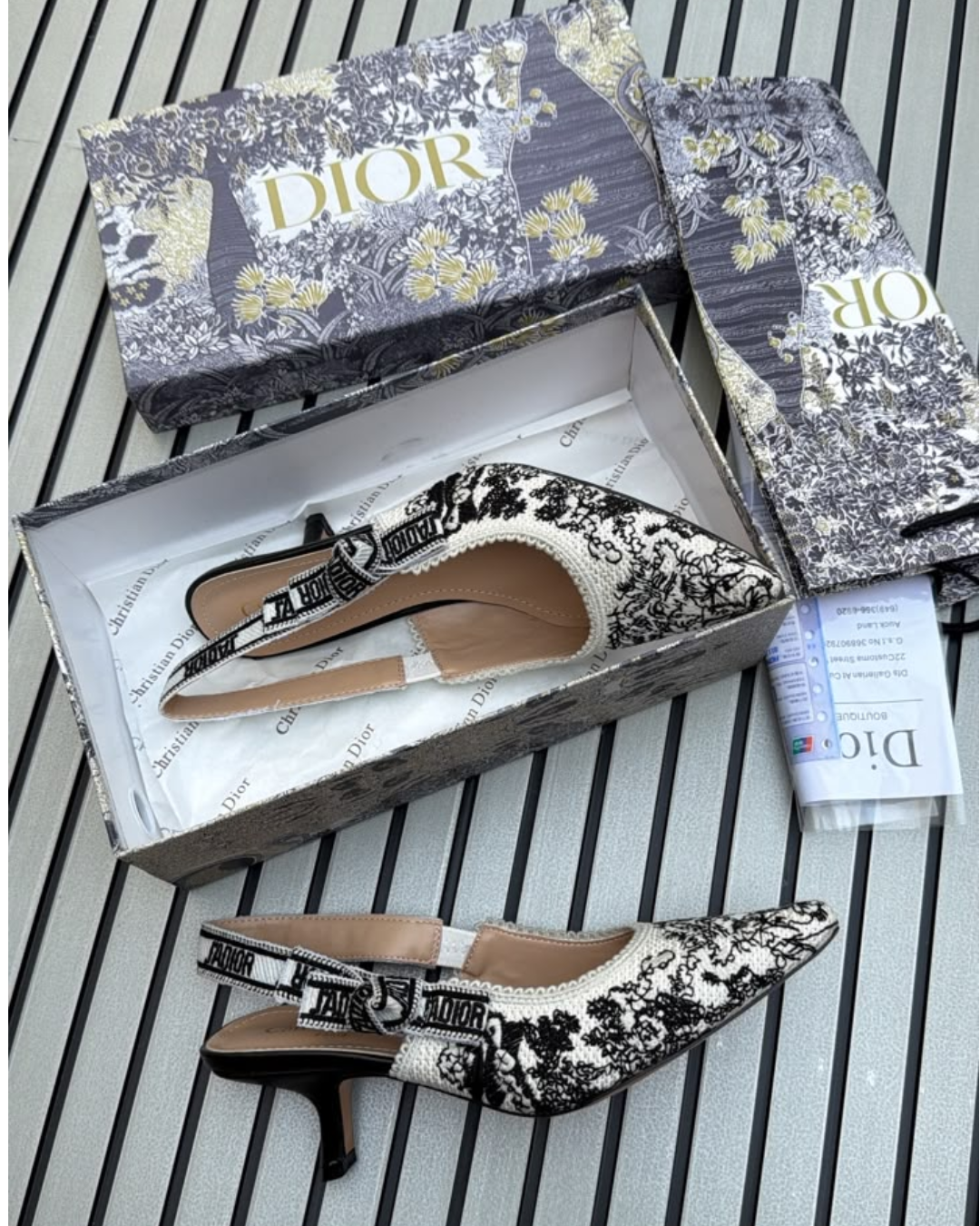 Eleg_ant Bla_ck & White Toile Print Slingback Flats for Women