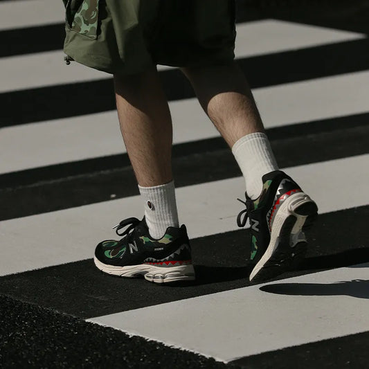 Ne_w Bala_nce x Bape 2002R Black Camo