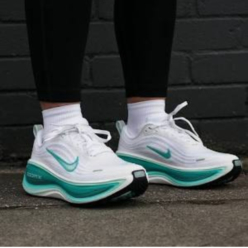 Ni_ke_Vom_ero Plus White Aqua Running Shoes