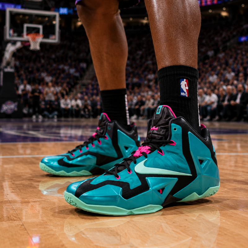 Ni_ke LeBron 11 South Beach