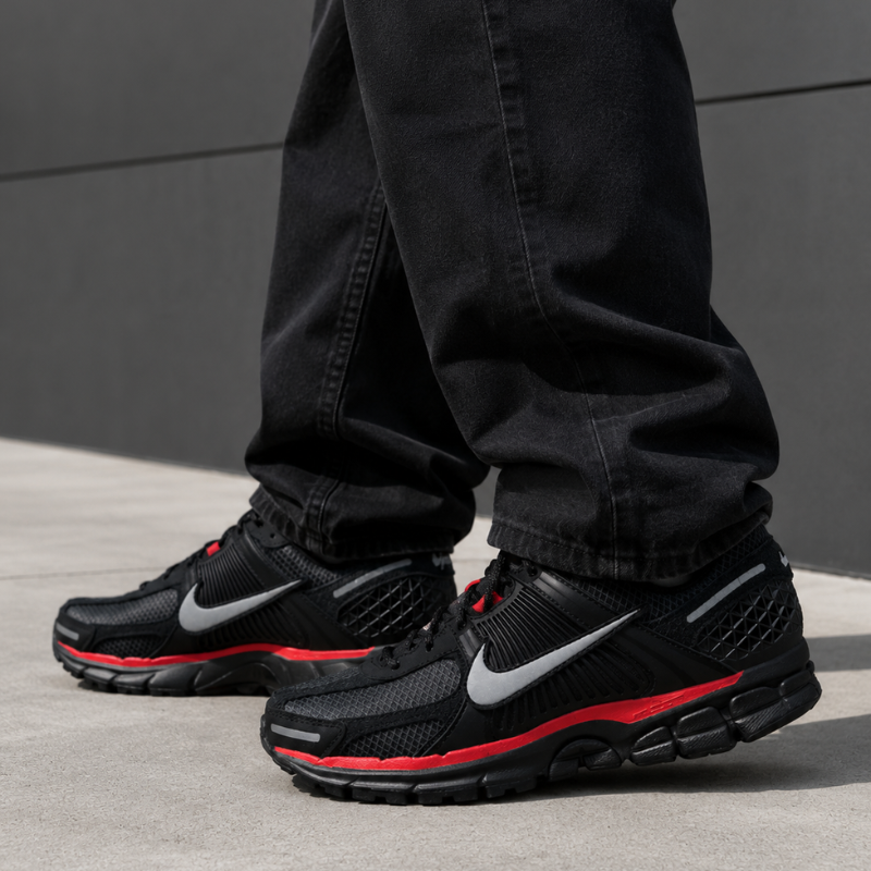 Ni_ke Zoom Vomero 5 Slip-Resistant and Abrasion-Resistant Low-Top Casual Running Shoes for Men and Women, Black and Red