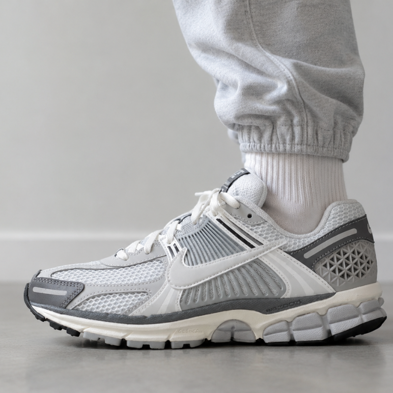 Ni_ke Zoom Vomero 5 Pure Platinum Metallic Silver
