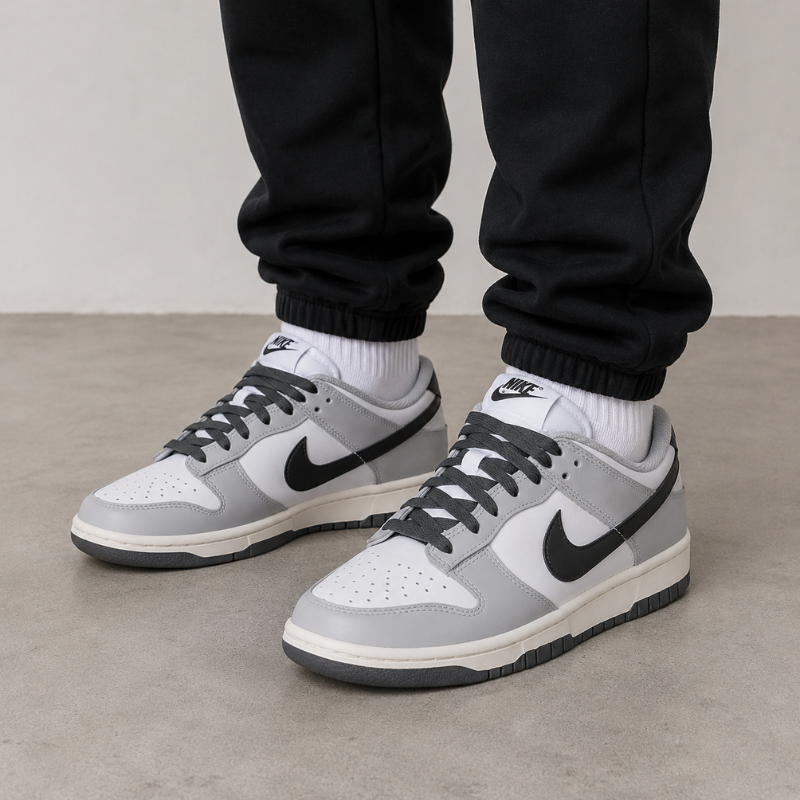 Ni_ke Dunk Low Light Smoke Grey