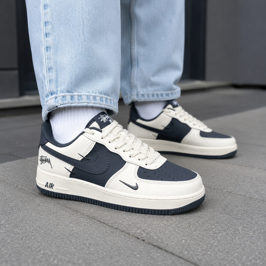 Ni_ke A_ir Fo_rce 1 x Stüssy Black & White Low-Top Sneakers for Men