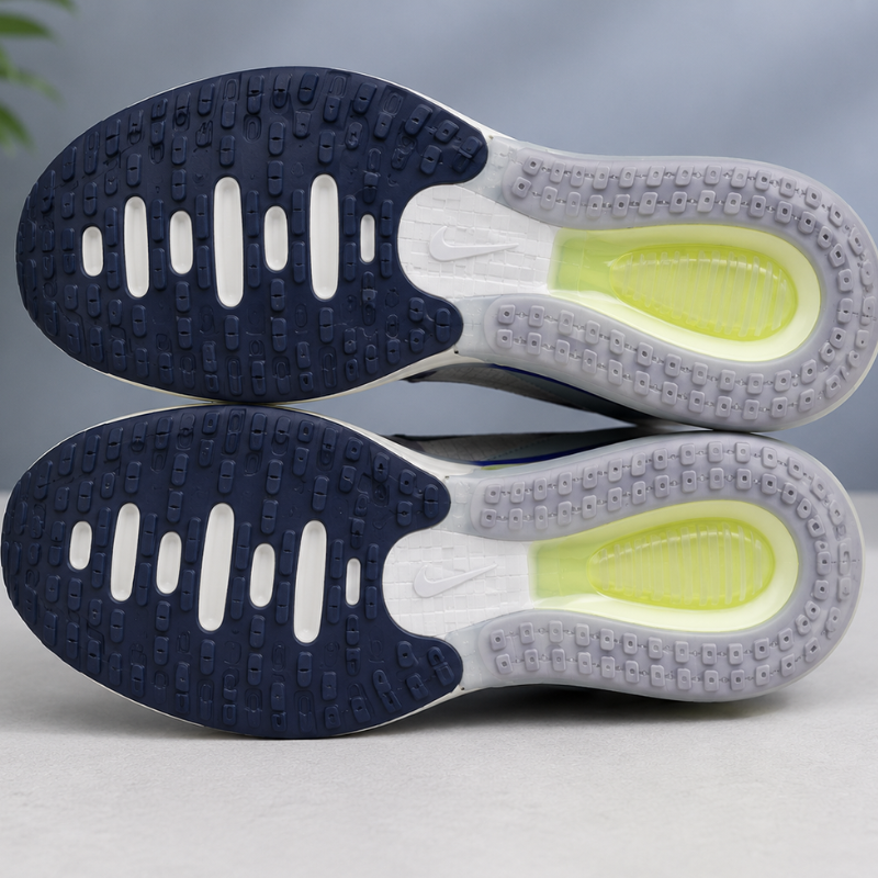 Ni_ke Air Max Men's Grey Running Shoes with Visible Air Cushion