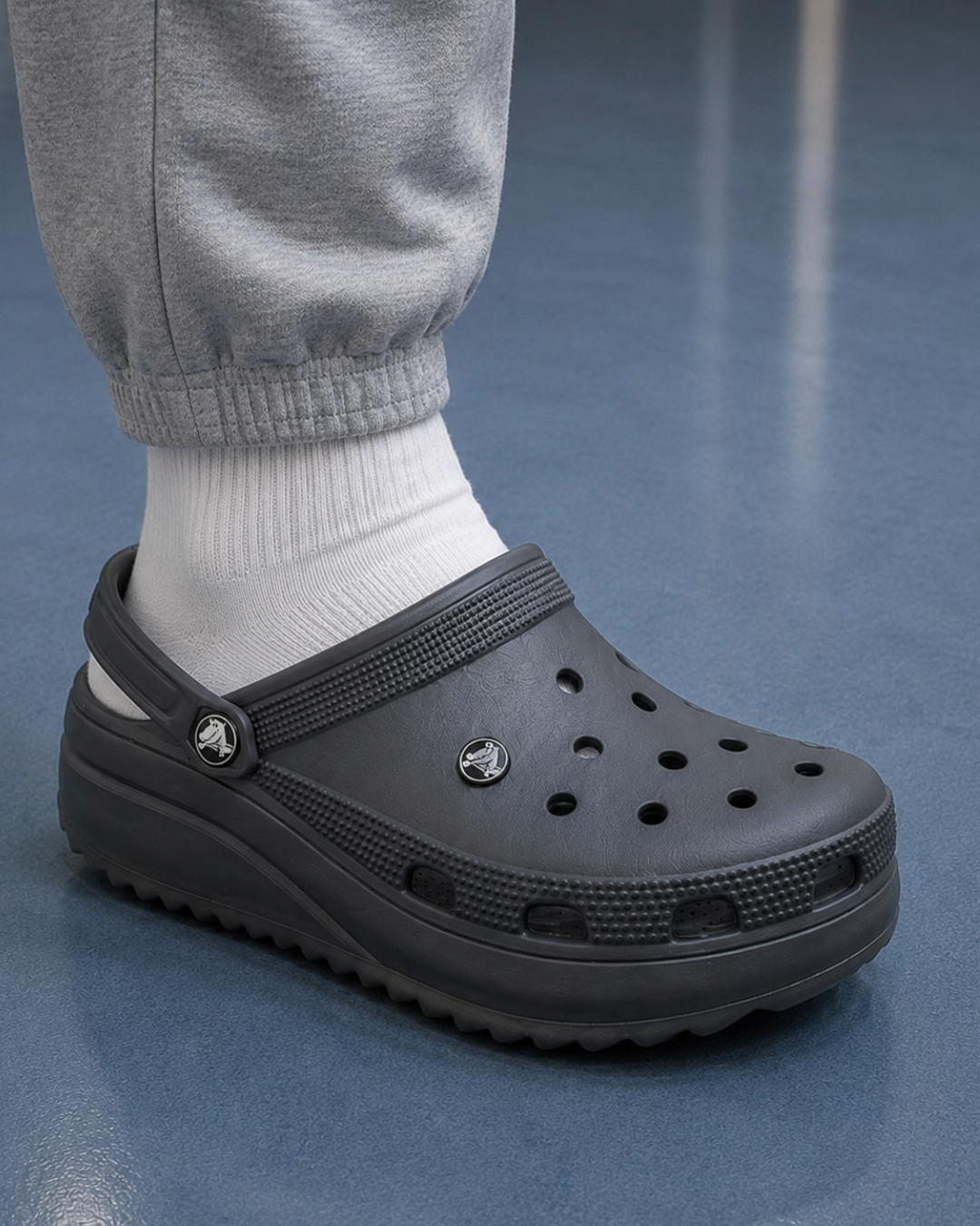 Cro_cs Clas_sic Platform Clogs for Men & Women – Black | Lightweight Comfort Slip-On