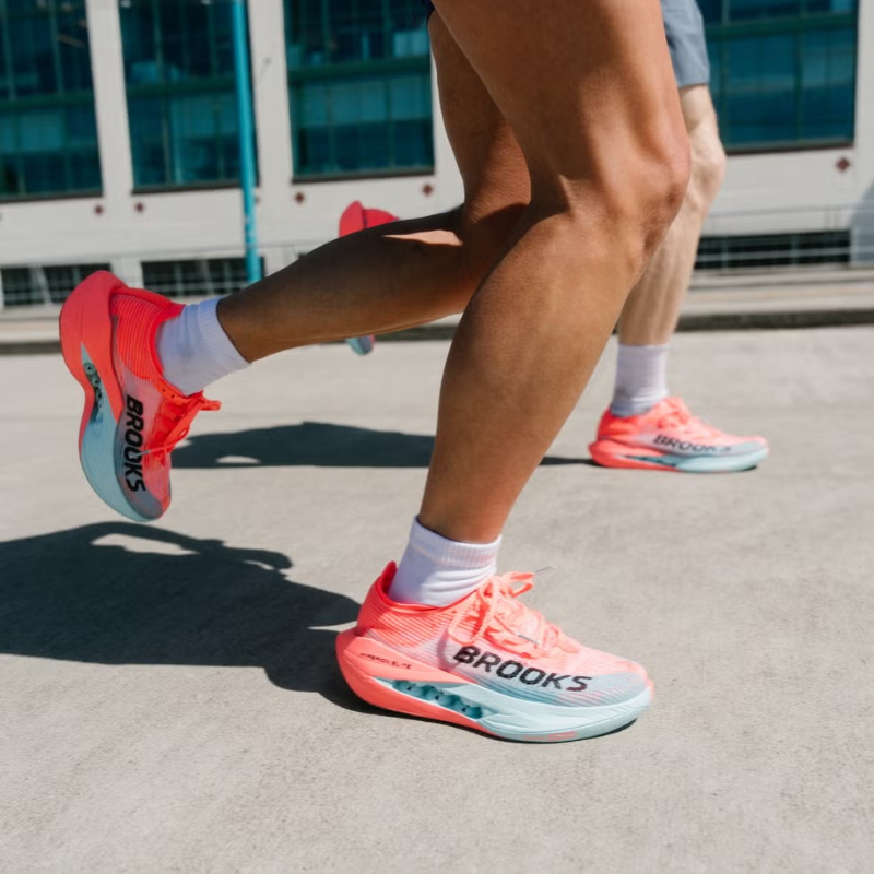 Bro_oks Hyperion Elite 5 Running Shoes – Lightweight Carbon Plate Racing Sneakers
