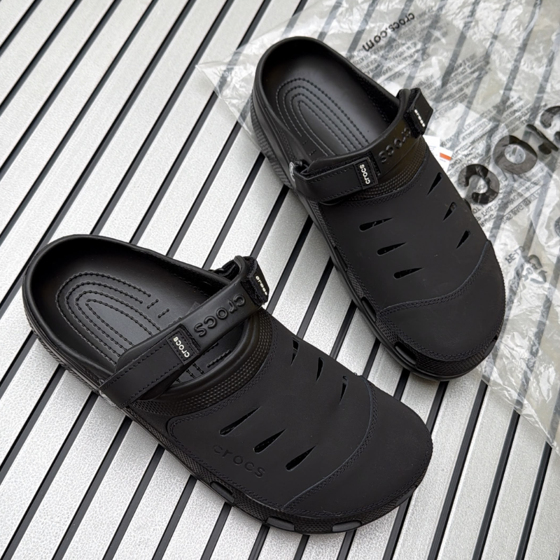 Cro_cs Yu_kon Leather Clogs – Rugged Comfort Casual Footwear