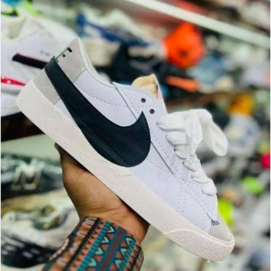 Ni_ke Blazer Low '77 Jumbo White Black Sneakers