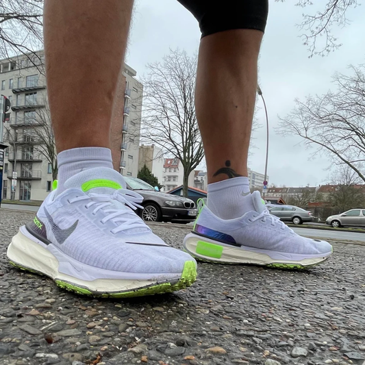 Ni_ke A_ir Zoom Tempo NEXT% White Volt Running Shoes