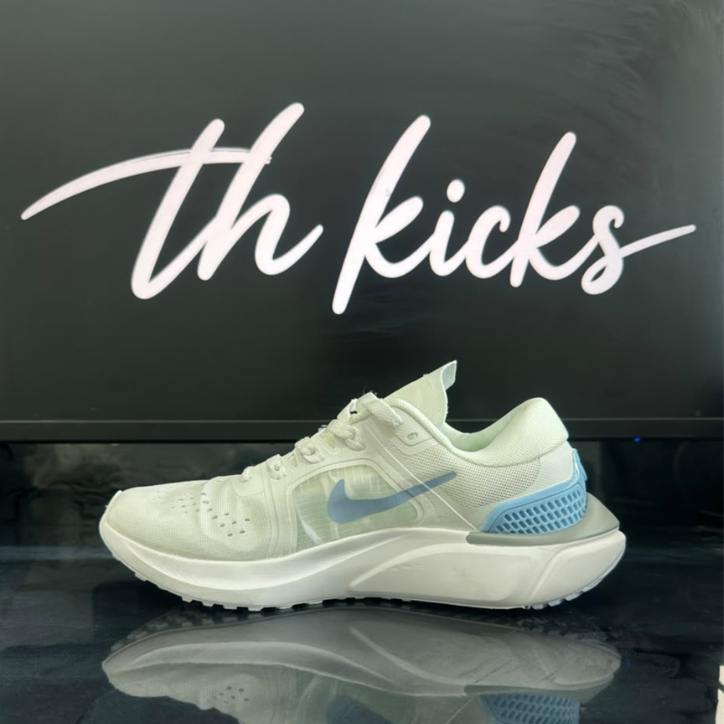 Ni_ke Air Zoom Vomero 15 Breathable Low-Top Running Shoes for men White sky