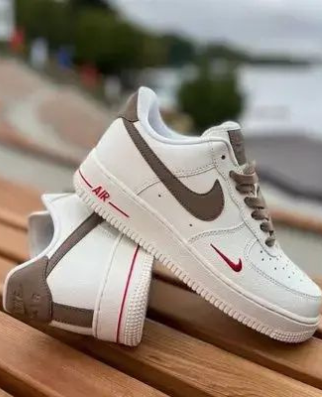 Me_n's Prem_ium White & Brown Low-Top Sneakers